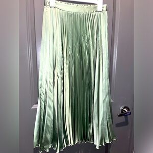 Abercrombie Pleated Midi Skirt: NWT